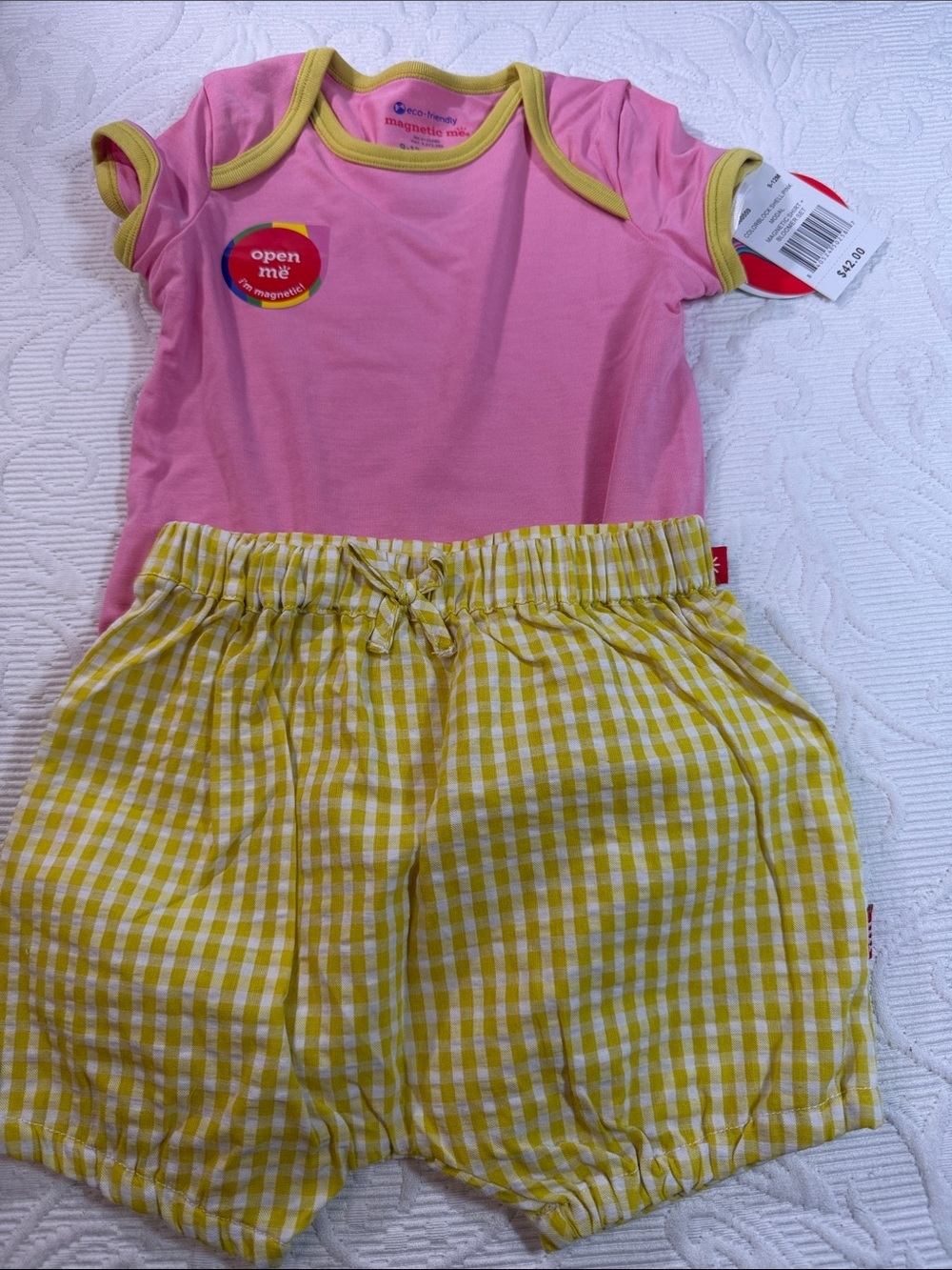 Magnetic Me Pink Baby Shirt and Bloomer set. 9-12 mon. 2 Piece Color Block
